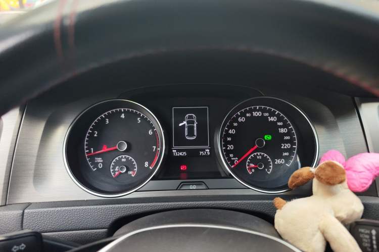 Used Volkswagen Golf 2015 1.6L Automatic Comfort Model Instrument Cluster