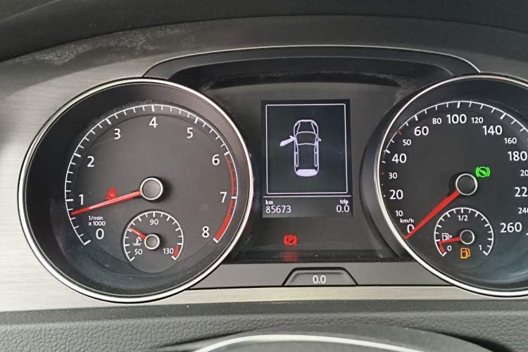 Used Volkswagen Golf 2015 1.6L Automatic Comfort Model Instrument Cluster