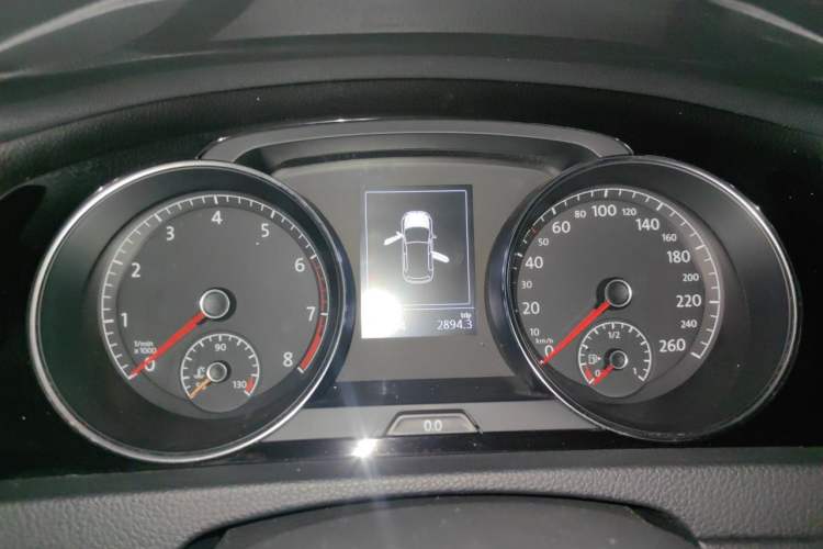 Used Volkswagen Golf 2015 1.4TSI Automatic R-Line Instrument Cluster