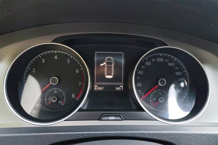 Used Volkswagen Golf 2015 1.4TSI Comfort Travel Edition Instrument Cluster