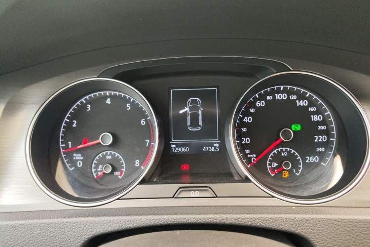 Used Volkswagen Golf 2015 1.4TSI Automatic Luxury Model Instrument Cluster