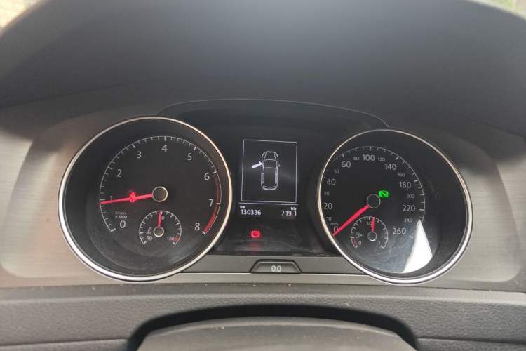 Used Volkswagen Golf 2015 1.6L Automatic Comfort Model Instrument Cluster