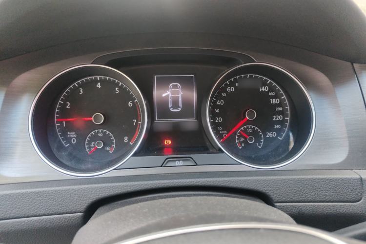 Used Volkswagen Golf 2015 1.6L Automatic Comfort Model Instrument Cluster