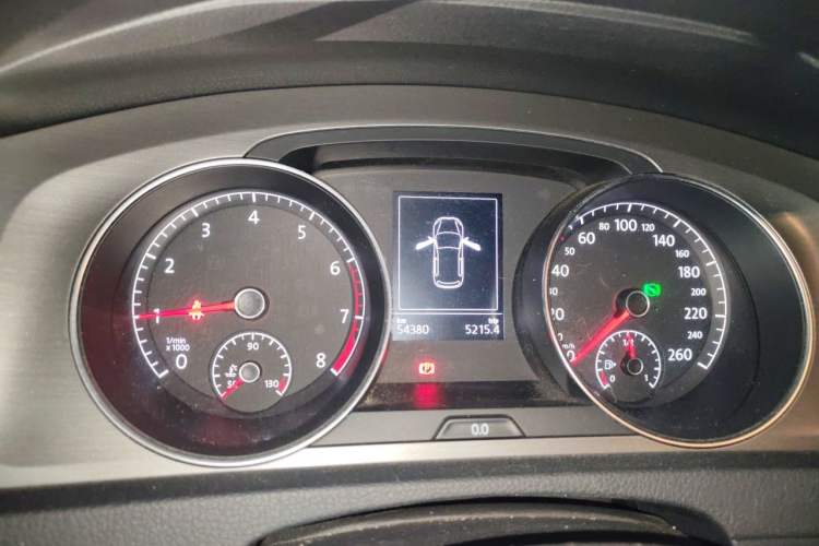 Used Volkswagen Golf 2015 1.4TSI Automatic Luxury Model Instrument Cluster