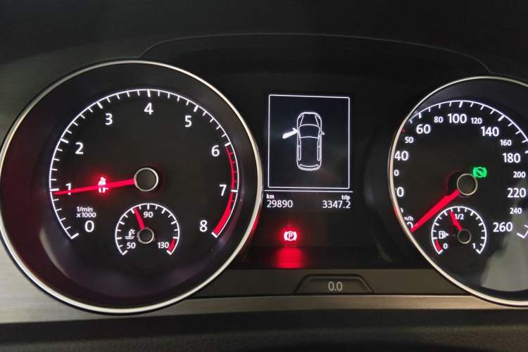 Used Volkswagen Golf 2015 1.4TSI Automatic Luxury Model Instrument Cluster