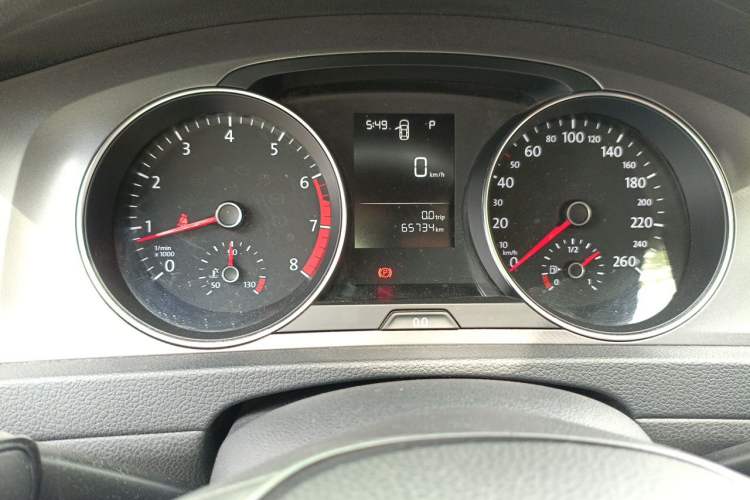 Used Volkswagen Golf 2015 1.6L Automatic Fashion Model Instrument Cluster