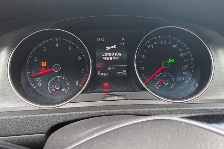 Used Volkswagen Golf 2015 1.4TSI Automatic Luxury Model Instrument Cluster
