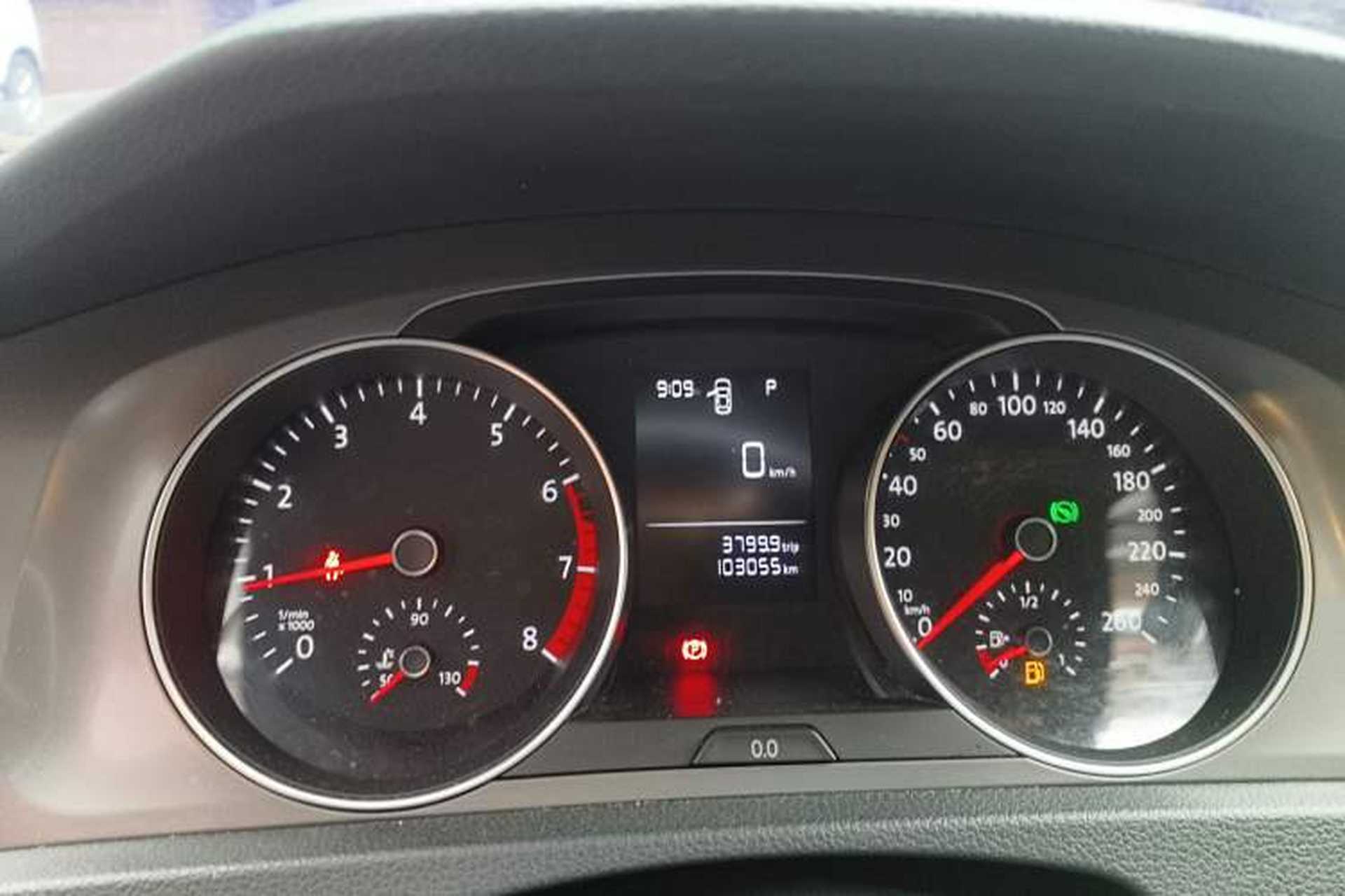 Used Volkswagen Golf 2015 1.6L Automatic Fashion Model Instrument Cluster