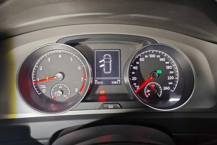Used Volkswagen Golf 2015 1.4TSI Comfort Travel Edition Instrument Cluster