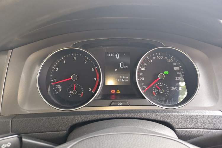 Used Volkswagen Golf 2015 1.6L Automatic Fashion Model Instrument Cluster