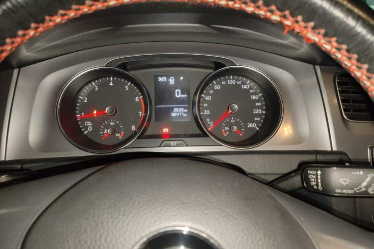 Used Volkswagen Golf 2015 1.6L Automatic Fashion Model Instrument Cluster