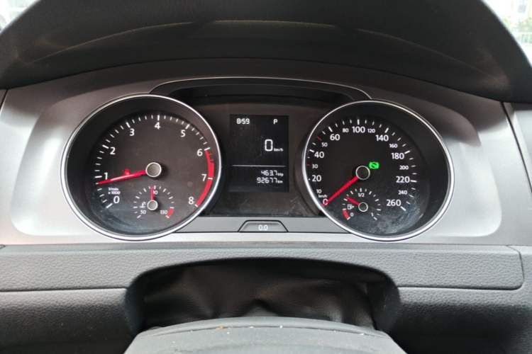 Used Volkswagen Golf 2015 1.6L Automatic Fashion Model Instrument Cluster