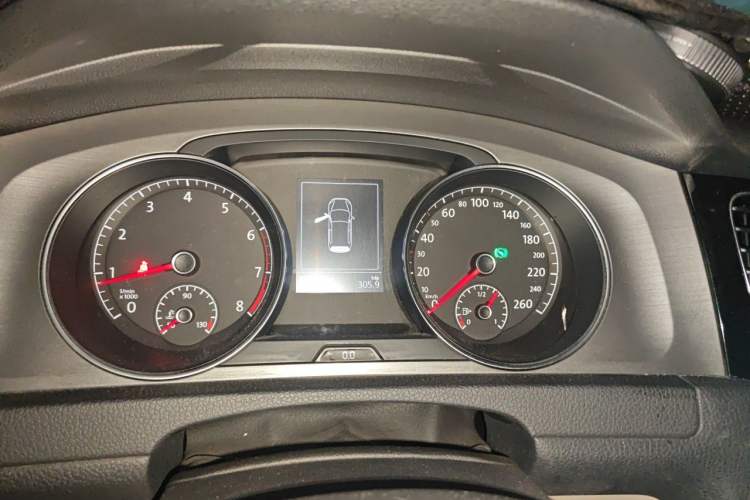 Used Volkswagen Golf 2015 1.6L Automatic Comfort Model Instrument Cluster