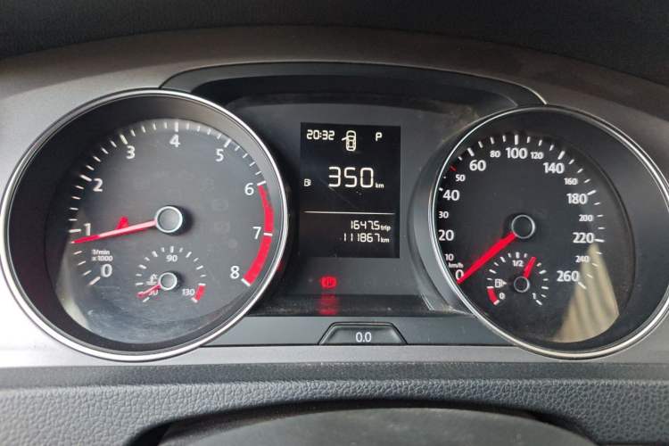 Used Volkswagen Golf 2015 1.6L Automatic Fashion Model Instrument Cluster