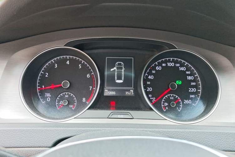 Used Volkswagen Golf 2015 1.4TSI Comfort Travel Edition Instrument Cluster