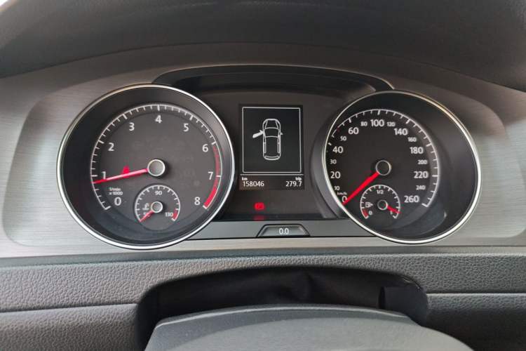 Used Volkswagen Golf 2015 1.4TSI Manual Comfort Model Instrument Cluster