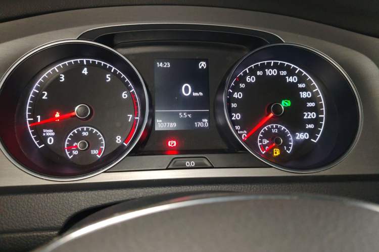 Used Volkswagen Golf 2015 1.4TSI Comfort Travel Edition Instrument Cluster