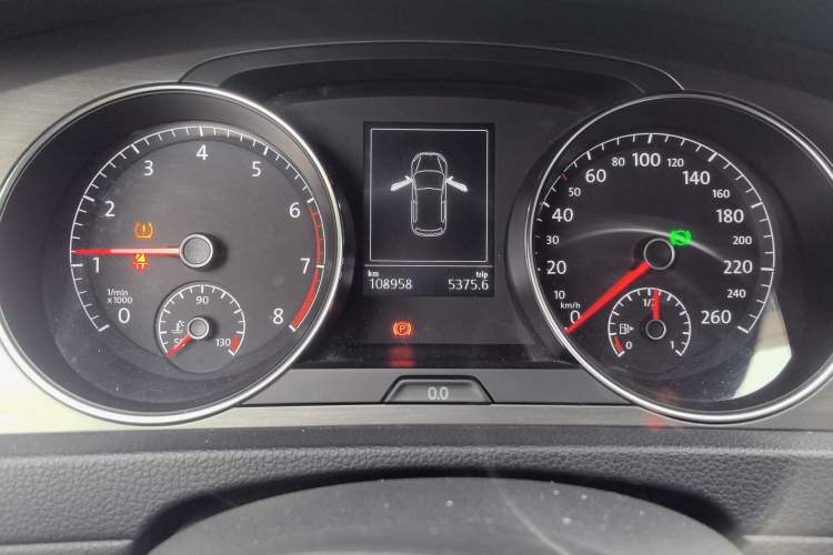 Used Volkswagen Golf 2015 1.6L Automatic Comfort Model Instrument Cluster