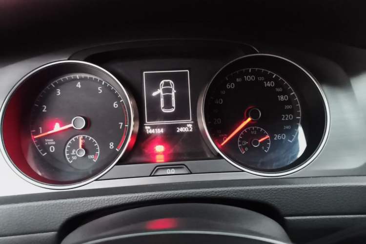 Used Volkswagen Golf 2015 1.6L Automatic Comfort Model Instrument Cluster