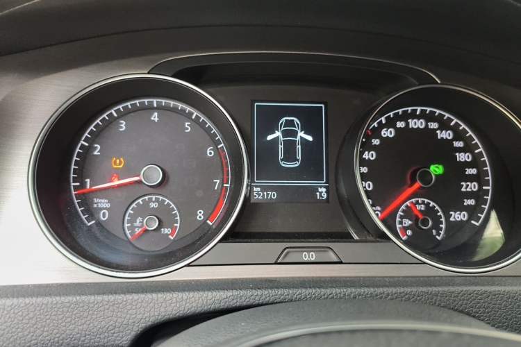 Used Volkswagen Golf 2015 1.6L Automatic Comfort Model Instrument Cluster