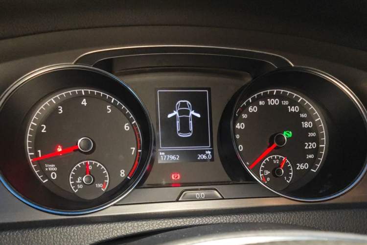 Used Volkswagen Golf 2015 1.4TSI Automatic Luxury Model Instrument Cluster