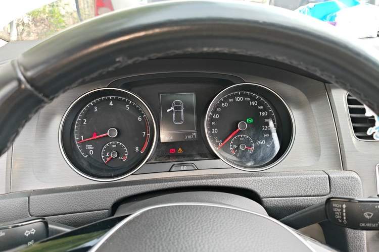 Used Volkswagen Golf 2015 1.4TSI Automatic Comfort Model Instrument Cluster
