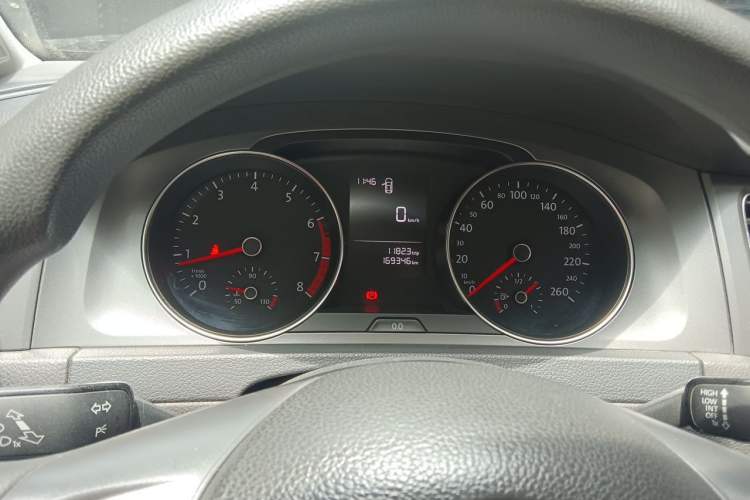 Used Volkswagen Golf 2015 1.6L Manual Fashion Edition Instrument Cluster