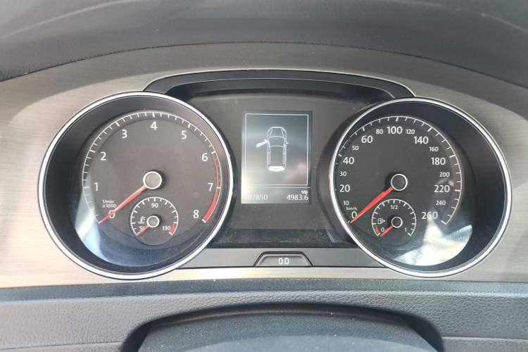 Used Volkswagen Golf 2015 1.4TSI Automatic Luxury Model Instrument Cluster