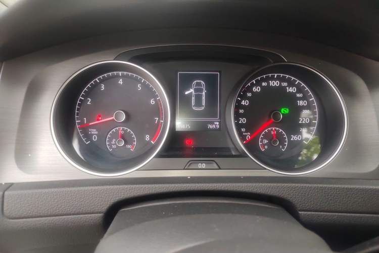 Used Volkswagen Golf 2015 1.4TSI Automatic Comfort Model Instrument Cluster