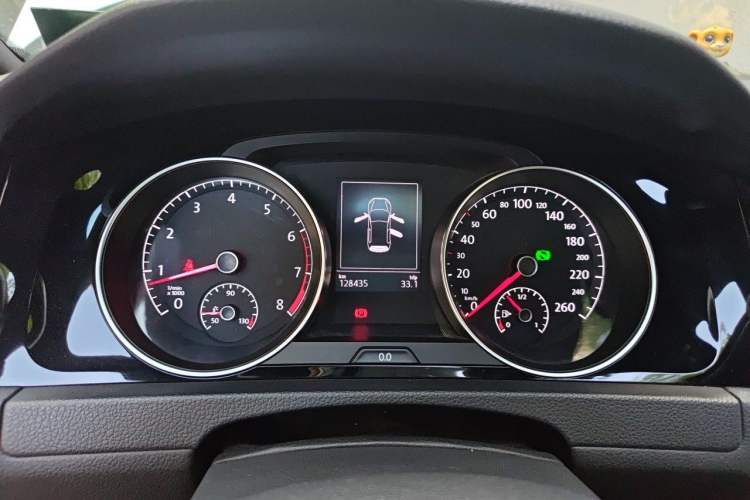 Used Volkswagen Golf 2015 1.4TSI Automatic R-Line Instrument Cluster