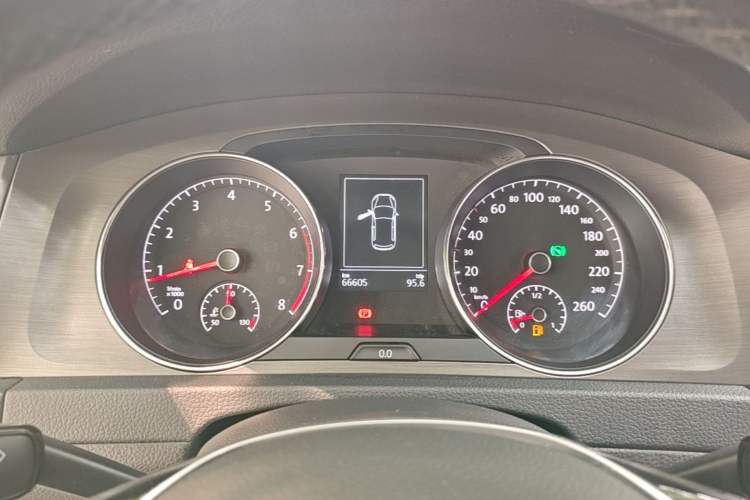 Used Volkswagen Golf 2015 1.4TSI Automatic Comfort Model Instrument Cluster