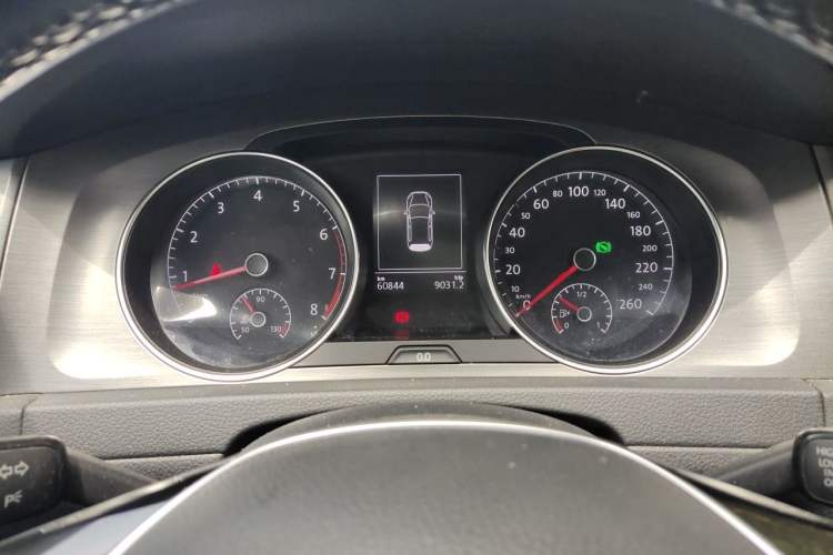 Used Volkswagen Golf 2015 1.6L Automatic Comfort Model Instrument Cluster