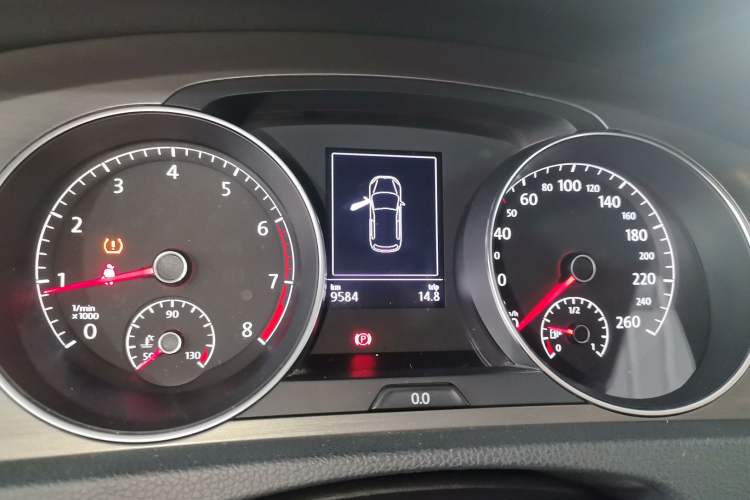 Used Volkswagen Golf 2015 1.4TSI Automatic Comfort Model Instrument Cluster