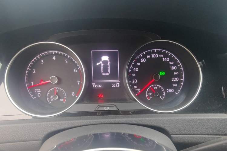 Used Volkswagen Golf 2015 1.4TSI Automatic R-Line Instrument Cluster