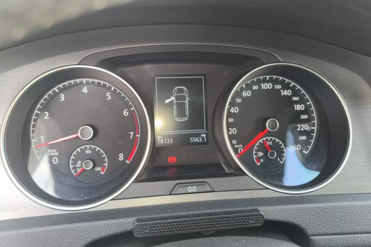 Used Volkswagen Golf 2015 1.4TSI Automatic Luxury Model Instrument Cluster