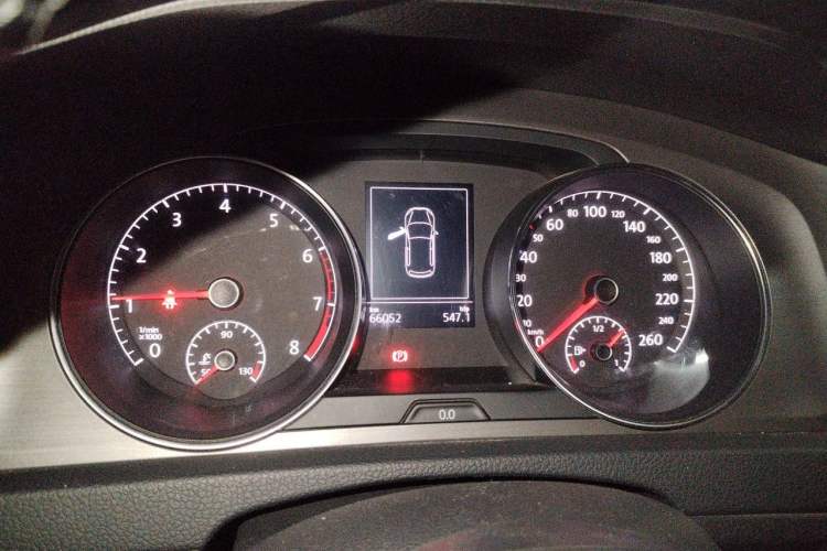 Used Volkswagen Golf 2015 1.4TSI Automatic Luxury Model Instrument Cluster