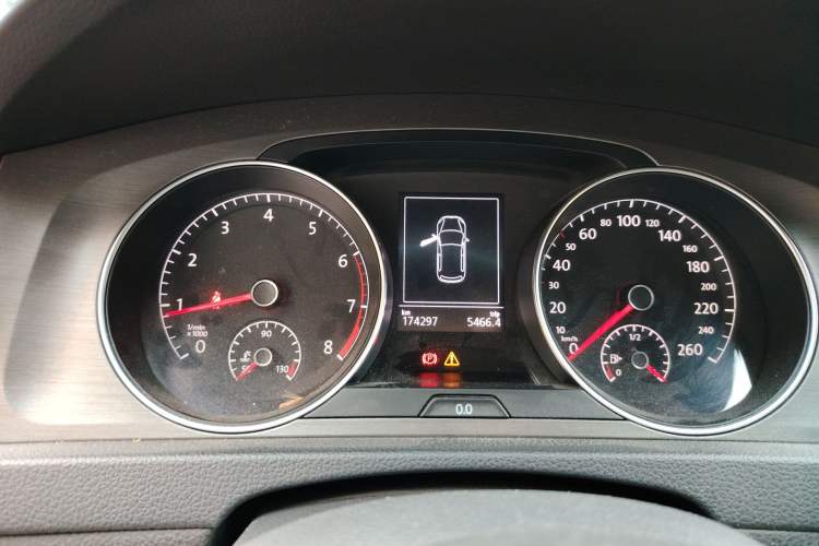 Used Volkswagen Golf 2015 1.6L Automatic Comfort Model Instrument Cluster