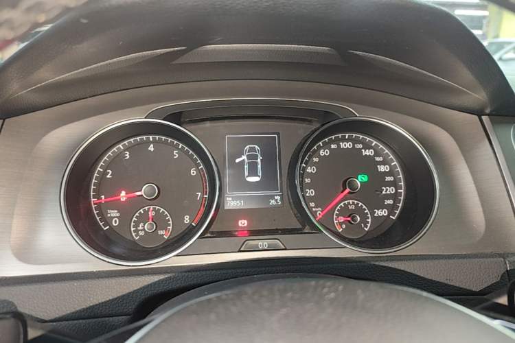 Used Volkswagen Golf 2015 1.4TSI Automatic Comfort Model Instrument Cluster
