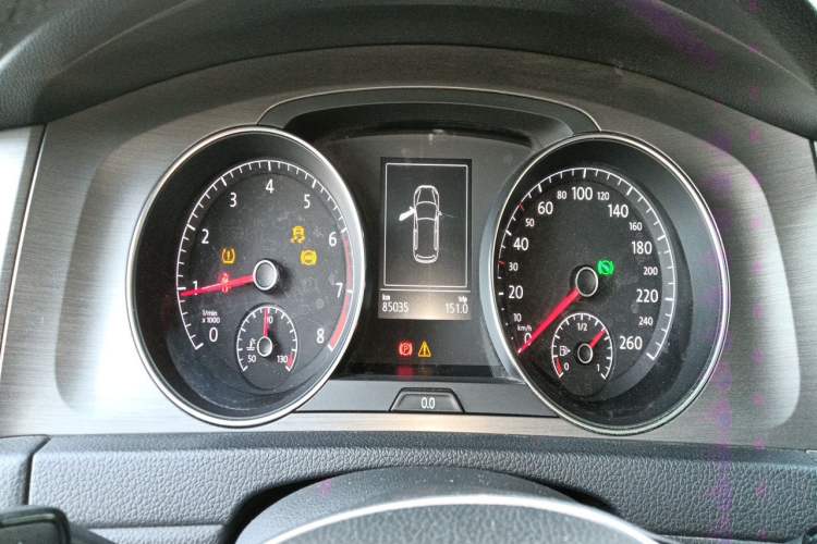 Used Volkswagen Golf 2015 1.4TSI Automatic Comfort Model Instrument Cluster