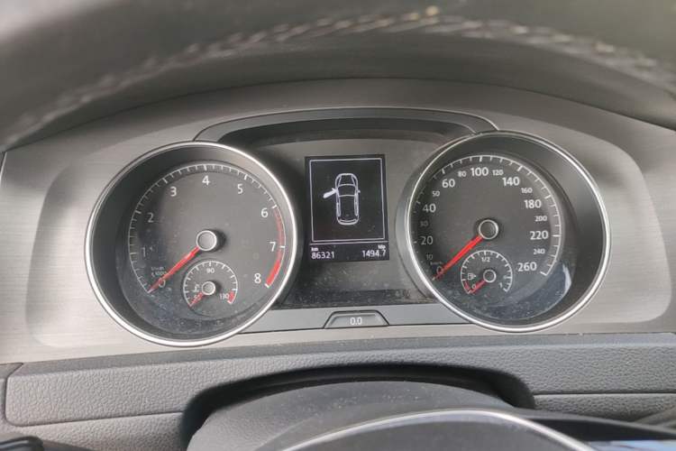 Used Volkswagen Golf 2015 1.6L Automatic Comfort Model Instrument Cluster