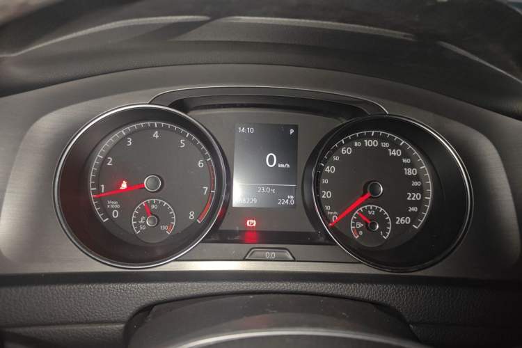 Used Volkswagen Golf 2015 1.4TSI Automatic Comfort Model Instrument Cluster