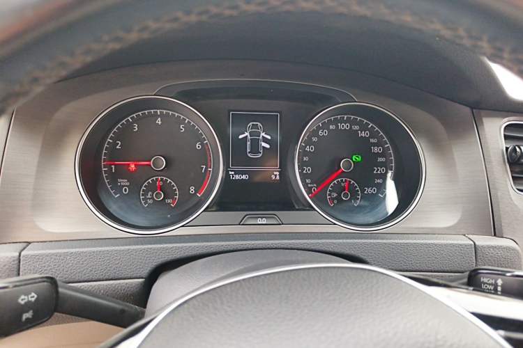 Used Volkswagen Golf 2015 1.6L Automatic Comfort Model Instrument Cluster