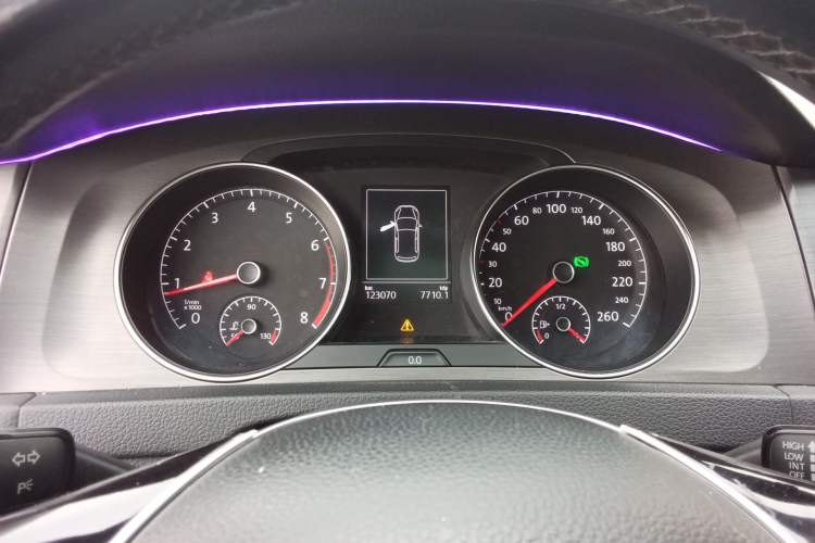 Used Volkswagen Golf 2015 1.4TSI Automatic Comfort Model Instrument Cluster