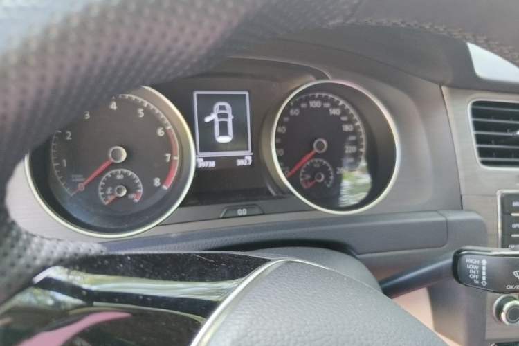 Used Volkswagen Golf 2015 1.6L Automatic Comfort Model Instrument Cluster