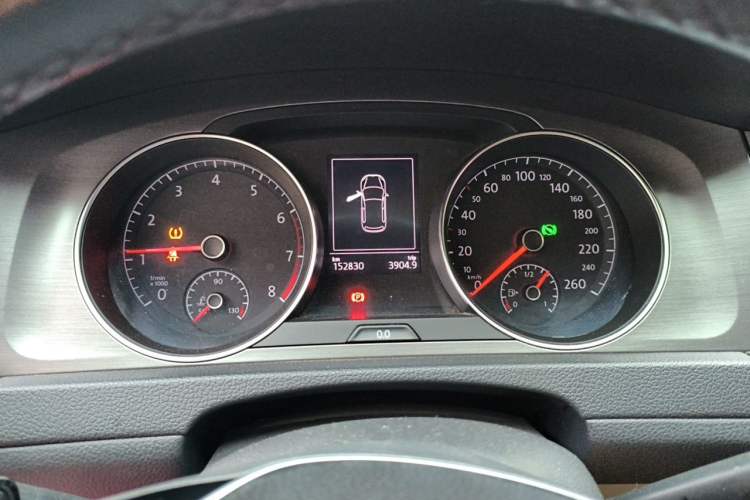 Used Volkswagen Golf 2015 1.6L Automatic Comfort Model Instrument Cluster
