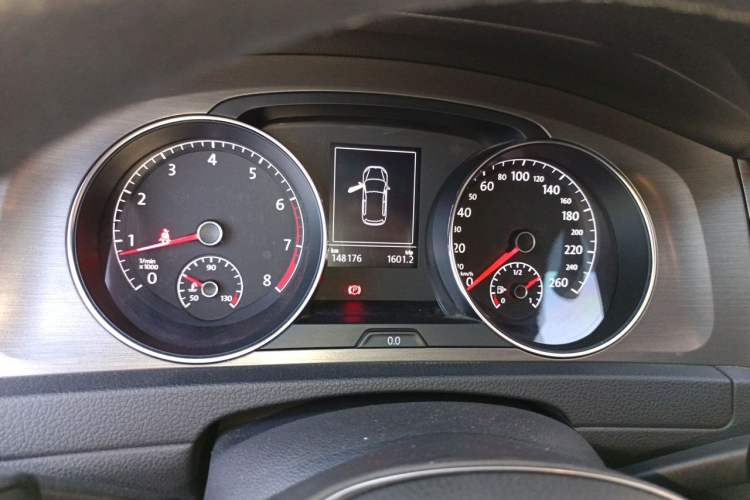Used Volkswagen Golf 2015 1.6L Automatic Comfort Model Instrument Cluster