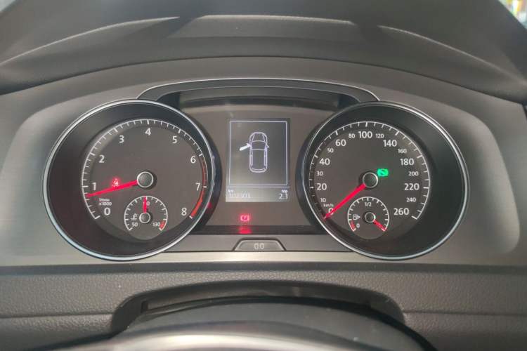 Used Volkswagen Golf 2015 1.4TSI Automatic Luxury Model Instrument Cluster