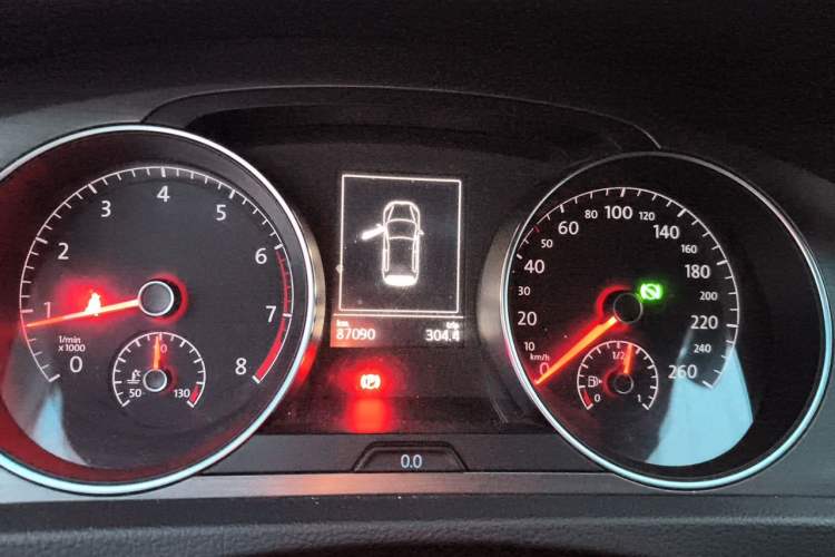 Used Volkswagen Golf 2015 1.4TSI Automatic Comfort Model Instrument Cluster