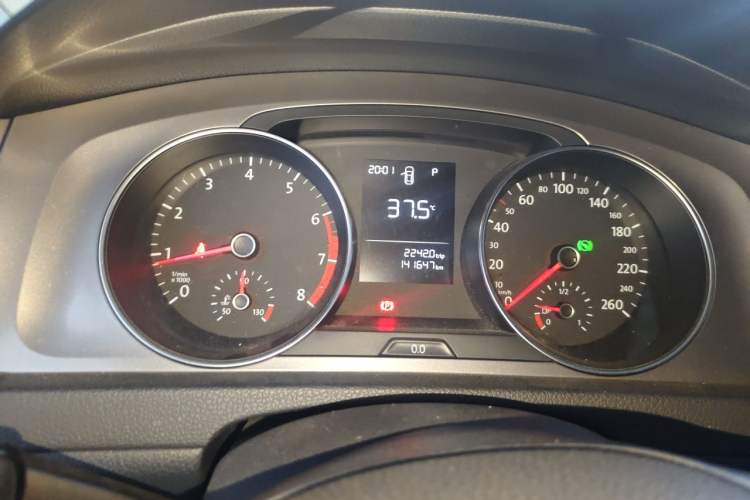 Used Volkswagen Golf 2015 1.6L Automatic Fashion Model Instrument Cluster