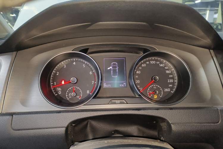 Used Volkswagen Golf 2015 1.4TSI Automatic Luxury Model Instrument Cluster